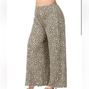 Zenana Outfitters Leopard Print Wide Leg Pants